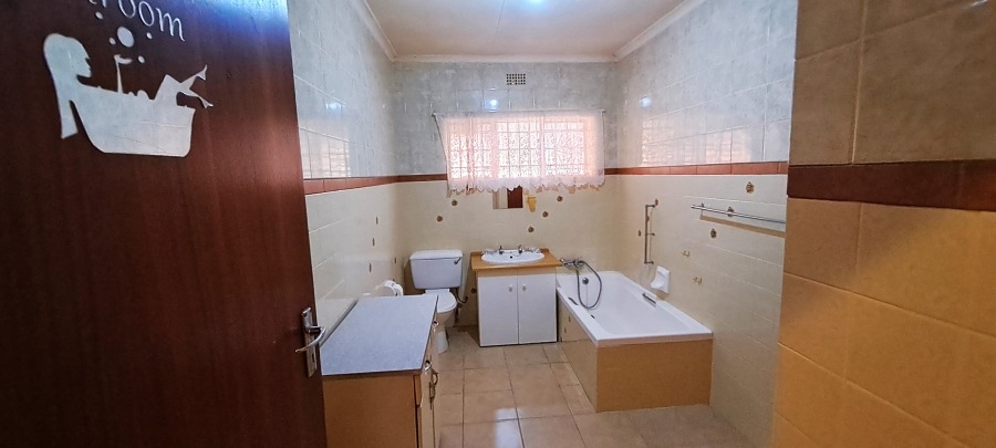 5 Bedroom Property for Sale in Elandsrand North West